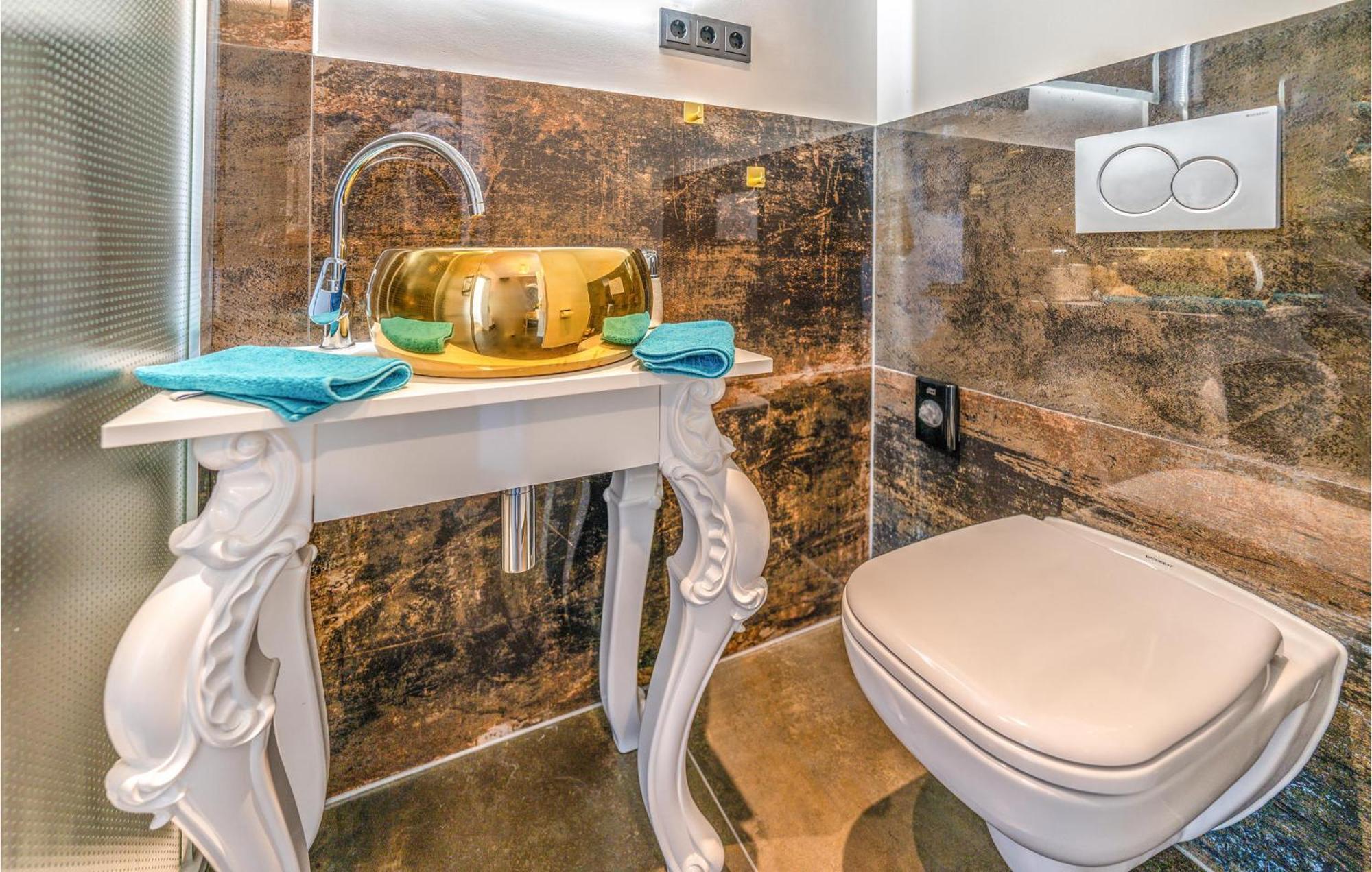 Stunning Apartment In Mettmann With Wifi Extérieur photo